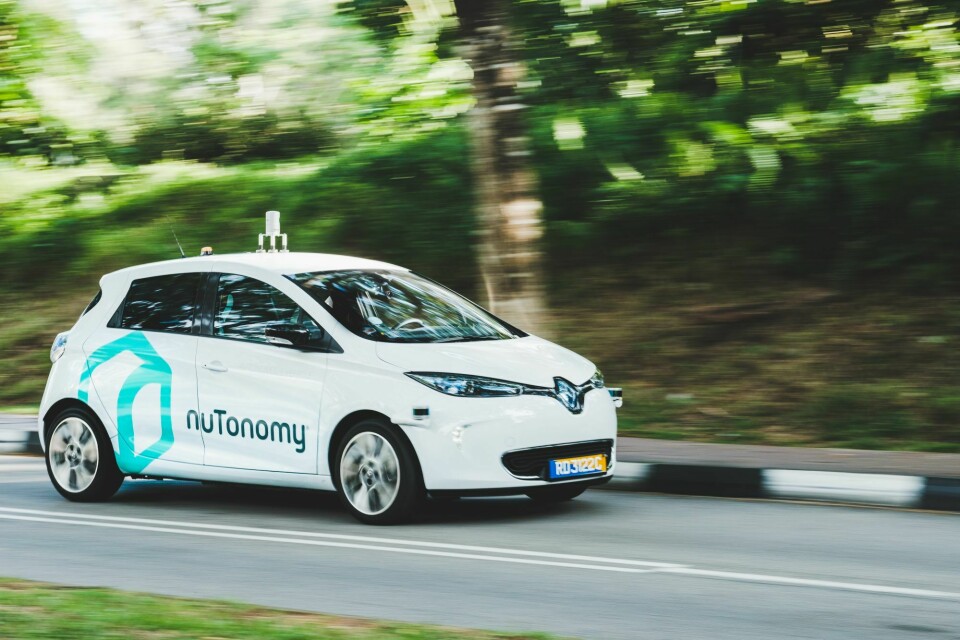 Die Fahrten in umgerüsteten Fahrzeugen der Modelle Renault Zoe und Mitsubishi i-MiEV sollen von NuTonomy-Mitarbeitern am Steuer überwacht werden. NuTonomy