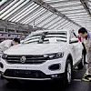 Volkswagen-Werk in Foshan/Guangdong: Der Hersteller will in den kommenden Jahren die Entwicklung seines E-Auto-Geschäfts in China mit den nach wie vor gut laufenden Verkäufen im Verbrenner-Bereich finanzieren