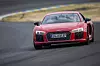 Im Kurvengeschlängel von Le Mans bleibt der Audi R8 V10 plus berechenbar