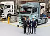 MAN-Produktionsvorstand Michael Kobriger gab zusammen mit EVP-Chef Manfred Weber und CEO Alexander Vlaskamp (v.l.n.r.) im Werk München das Startsignal für die Serienfertigung batterieelektrischer Lkw.