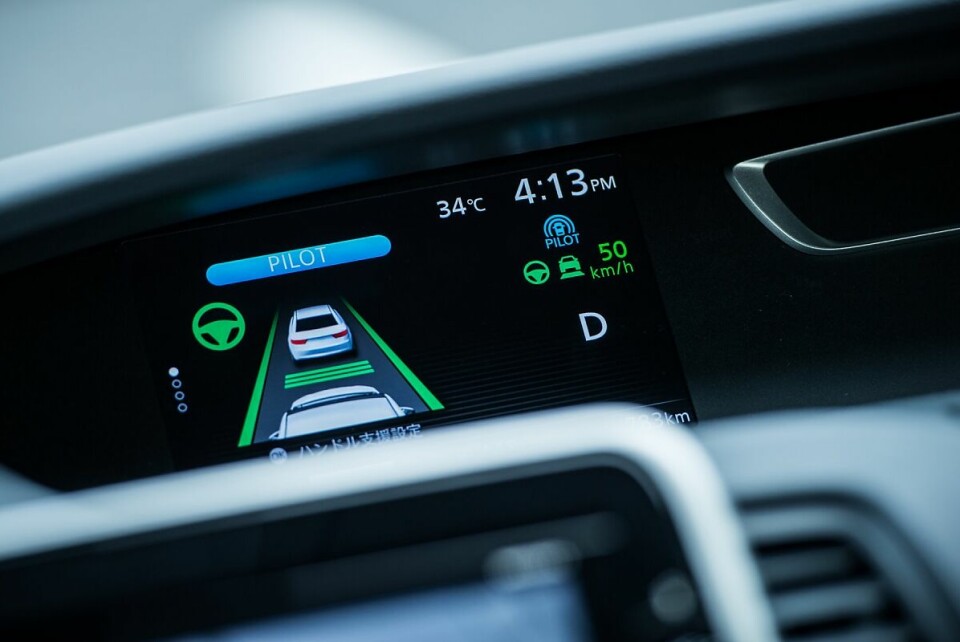 Nissan ProPilot 1 - Autobahnassistent in Serena und Qashqai.