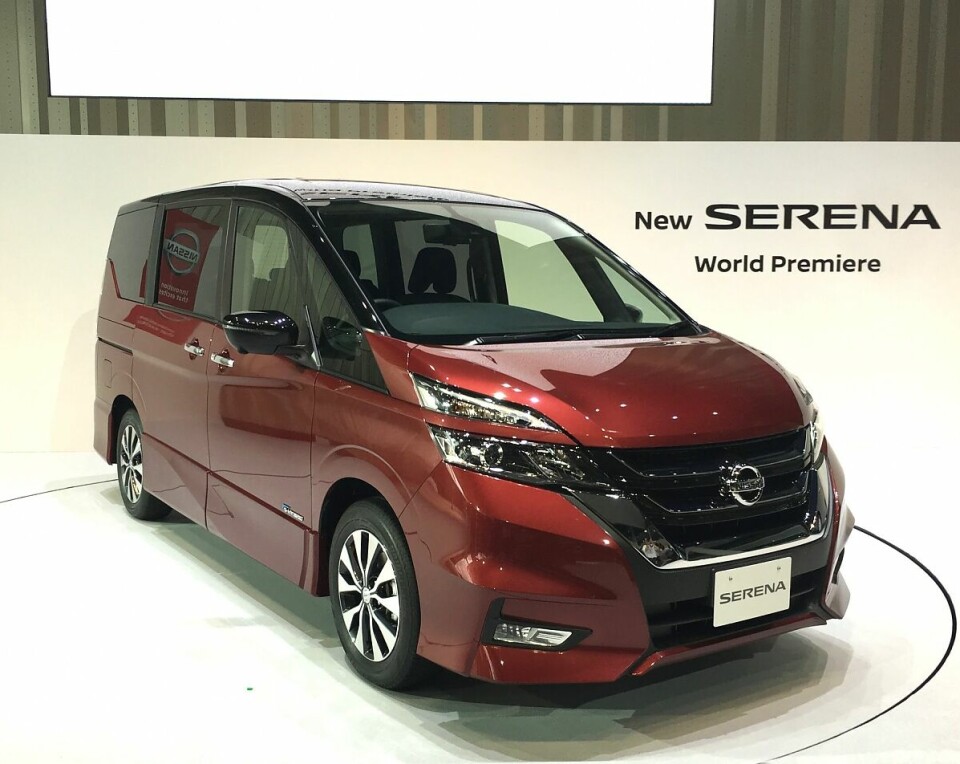 Im Nissan Serena S -Hybrid feiert der Autobahnassistent seine Premiere.