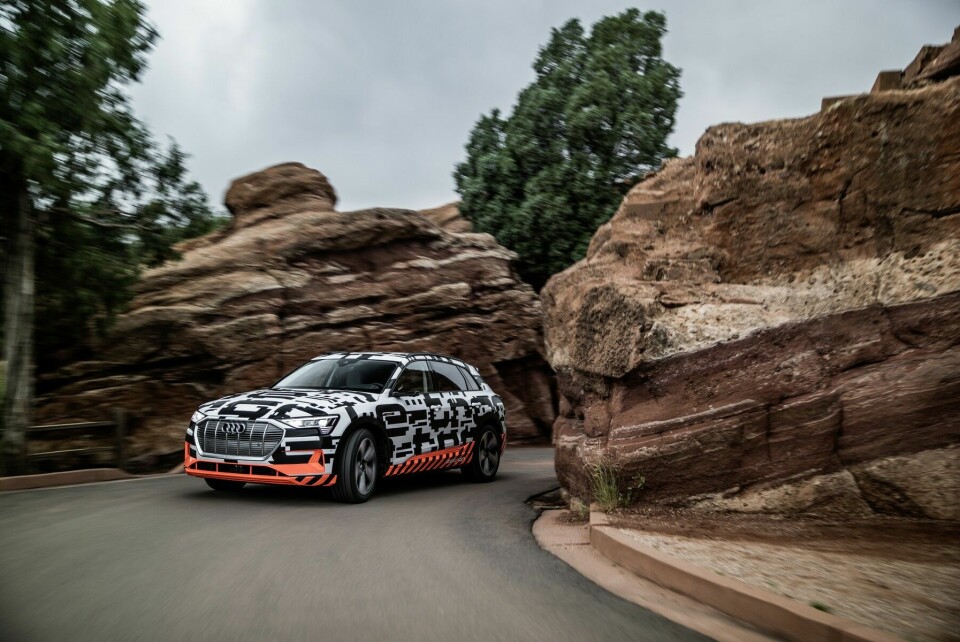 Audi e-tron quattro Prototyp: drängt in Kurven nach außen
