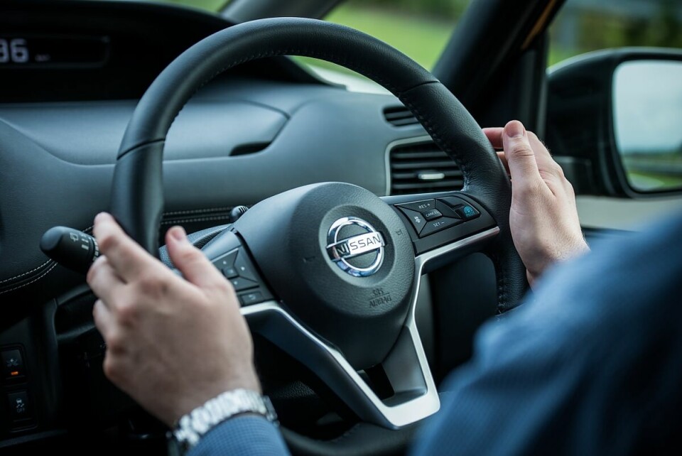 Nissan ProPilot 1 - Autobahnassistent in Serena und Qashqai.