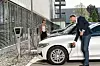 Heidelberg_Wallbox_Energy_Control_Fahrzeuge_Mann_Frau_Unternehmen_Parkplatz.jpg