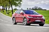 Der VW ID.4 GTX verbreitet auch in Kurven gute Laune