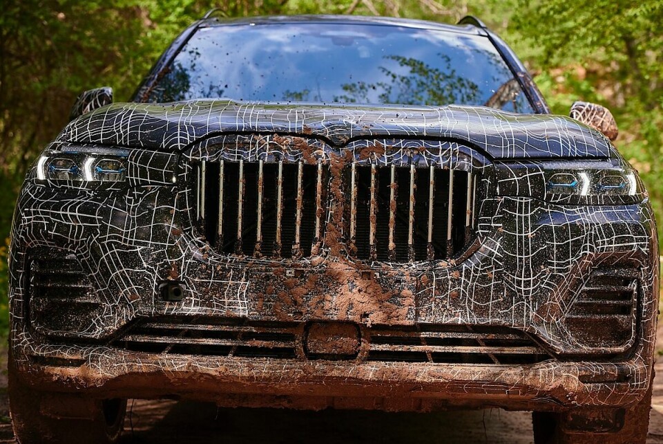 BMW X7: riesige BMW-Niere an der Front