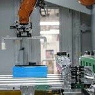 Wandel der Autobranche führt zu Umdenken bei Rohstoffen Produktion von Batteriemodulen für Hochvoltbatterien im BMW Group Werk Leipzig