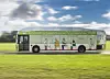 In Großbritannien fährt ein Bus mit Gas, das aus Essensresten und menschlichen Exkrementen
