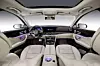 Ein Blick ins Cockpit der Mercedes-Benz E-Klasse Langversion.