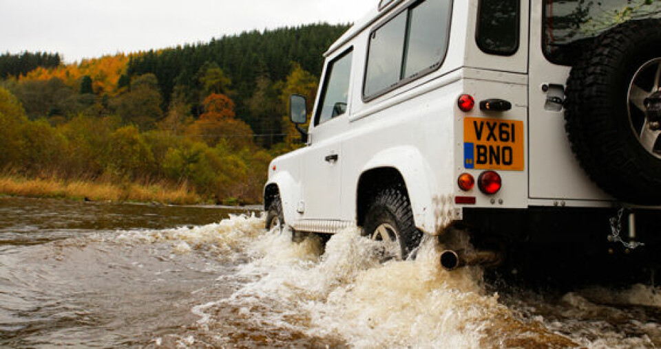 Neben vielen Privatleuten schätzen vor allem Unternehmen, staatliche und militärische Nutzer sowie Umweltschutz- und Hilfsorganisationen in mehr als 100 Ländern die Qualitäten des Defender. Neben vielen Privatleuten schätzen vor allem Unternehmen, staatliche und militärische Nutzer sowie