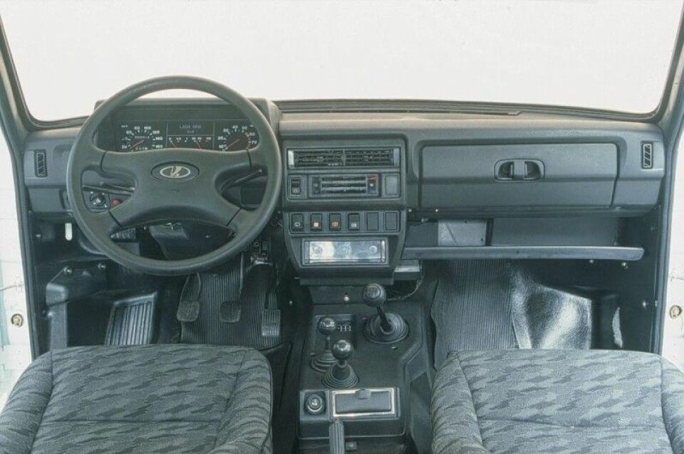 Der schmucklose Innenraum des Lada Niva. Der schmucklose Innenraum des Lada Niva.
