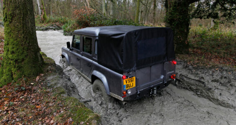 Und das Durchqueren selbst tieferer Wasserläufe ist dank der Wattiefe von 500 Millimetern problemlos möglich. Und das Durchqueren selbst tieferer Wasserläufe ist dank der Wattiefe von 500 Millimetern